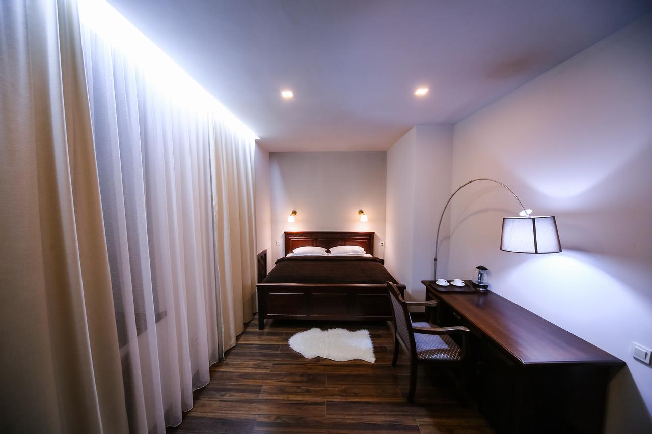 Dvin Hotel Pavlodar Eksteriør billede