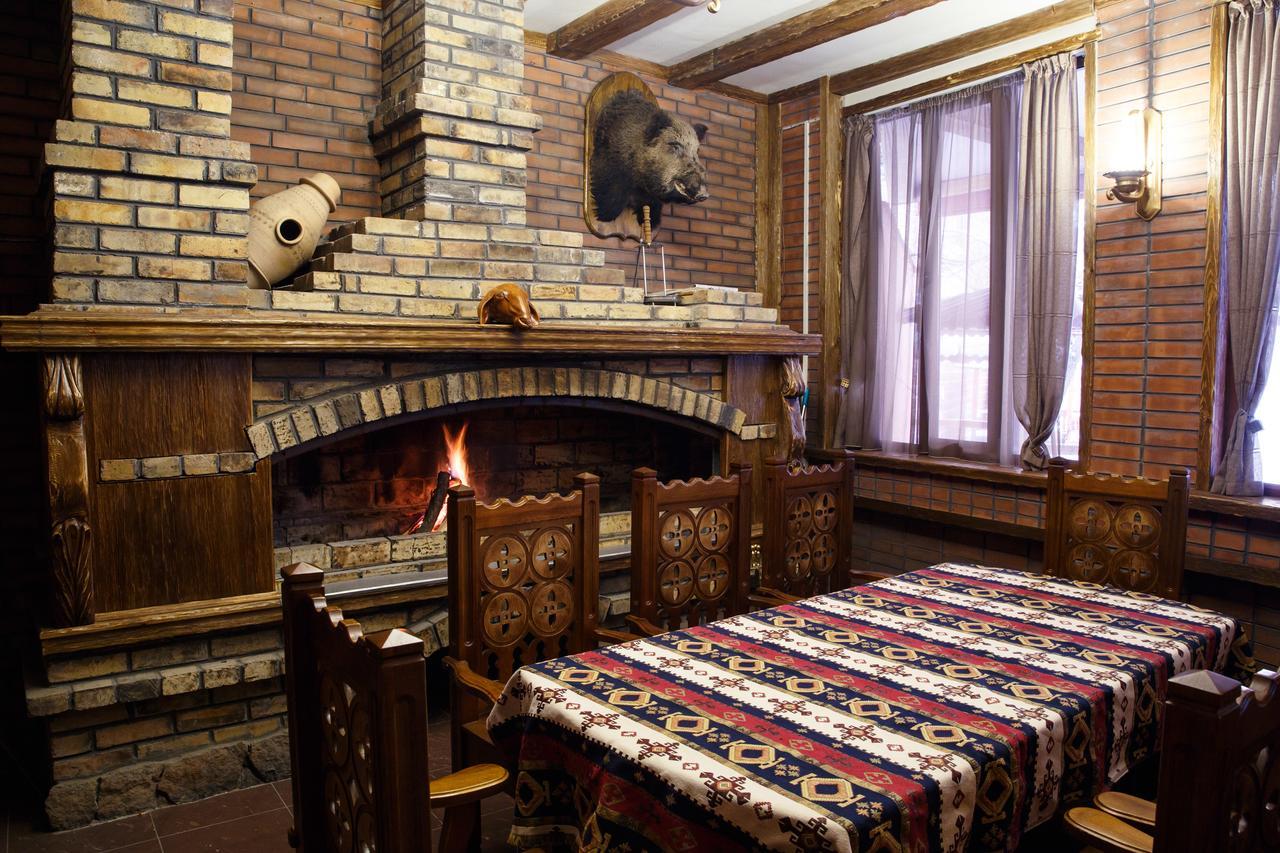 Dvin Hotel Pavlodar Eksteriør billede