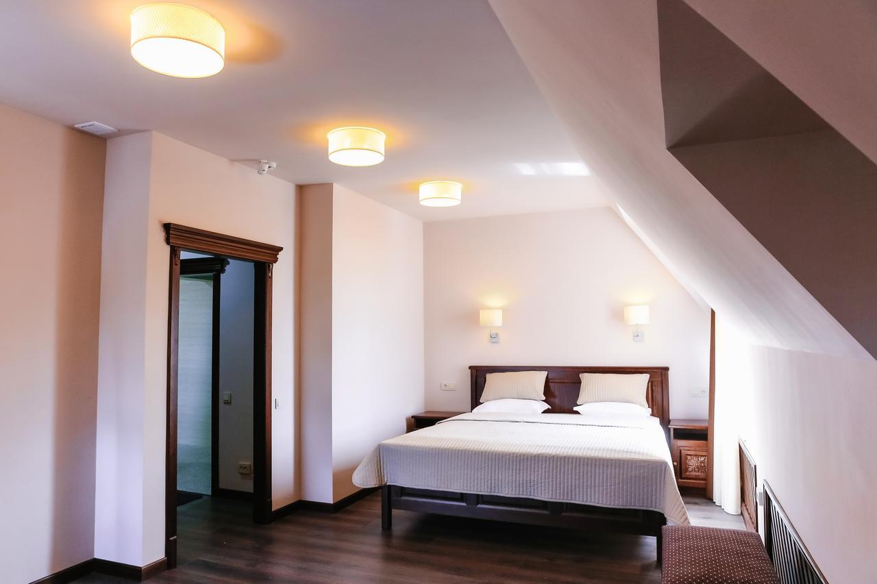 Dvin Hotel Pavlodar Eksteriør billede