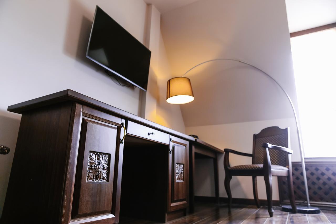 Dvin Hotel Pavlodar Eksteriør billede